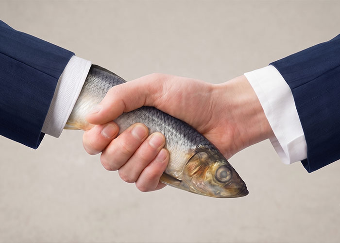 After Trump's 'De*d Fish' Handshake With Macron Goes Viral, Body Language Experts Reveal Its Meaning After Trump's 'De*d Fish' Handshake With Macron Goes Viral, Body Language Experts Reveal Its Meaning