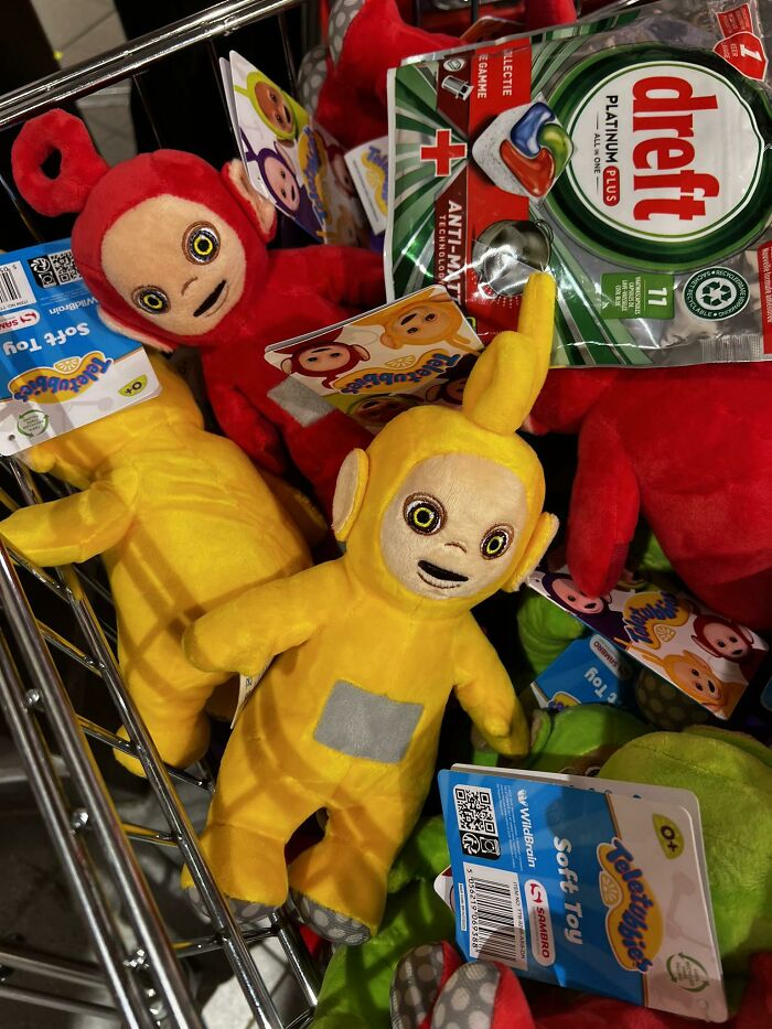 Creepy Teletubbies design fails in a shopping cart.