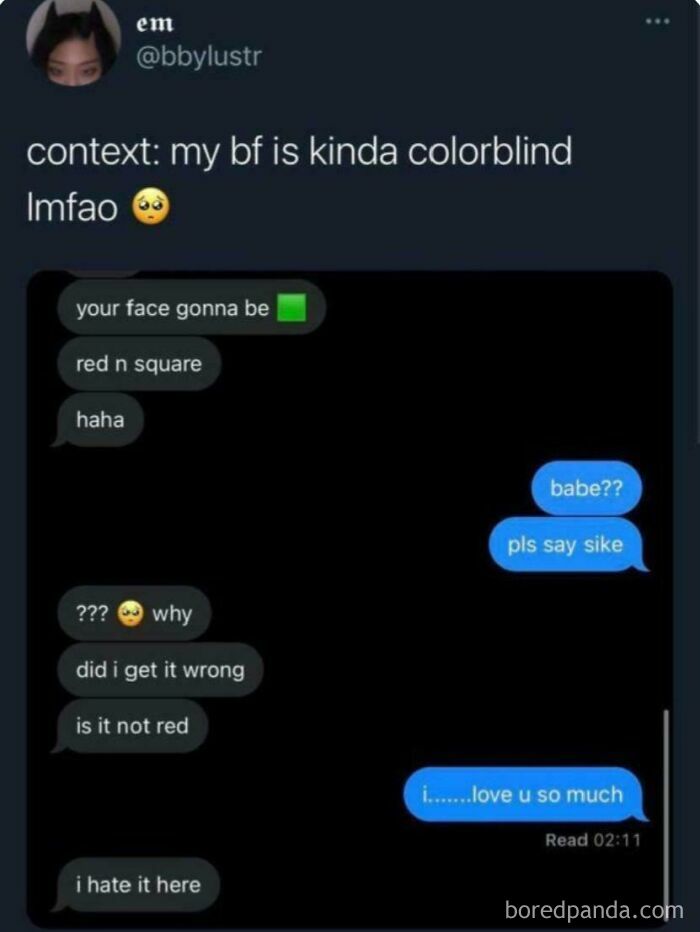 A wholesome and funny text exchange about a colorblind boyfriend getting his colors wrong.