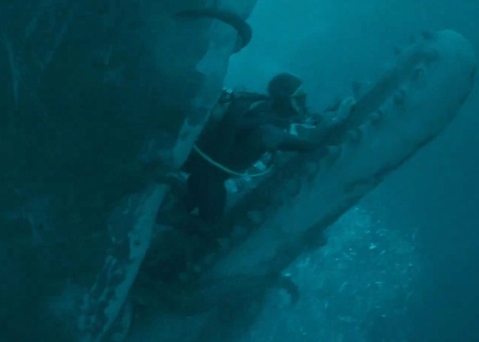 Diver battling giant squid underwater scene from Josh Brolin new film Diver battling giant squid underwater scene from Josh Brolin new film