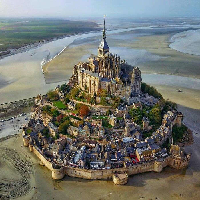 Le Mont Saint- Michel At Low Tide