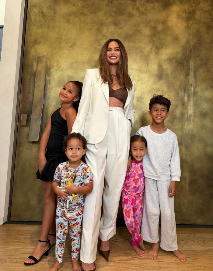 Chrissy Teigen Slammed For Move At Dad's Funeral: "How Much Did The Magazine Give You?" Chrissy Teigen Slammed For Move At Dad's Funeral: "How Much Did The Magazine Give You?"
