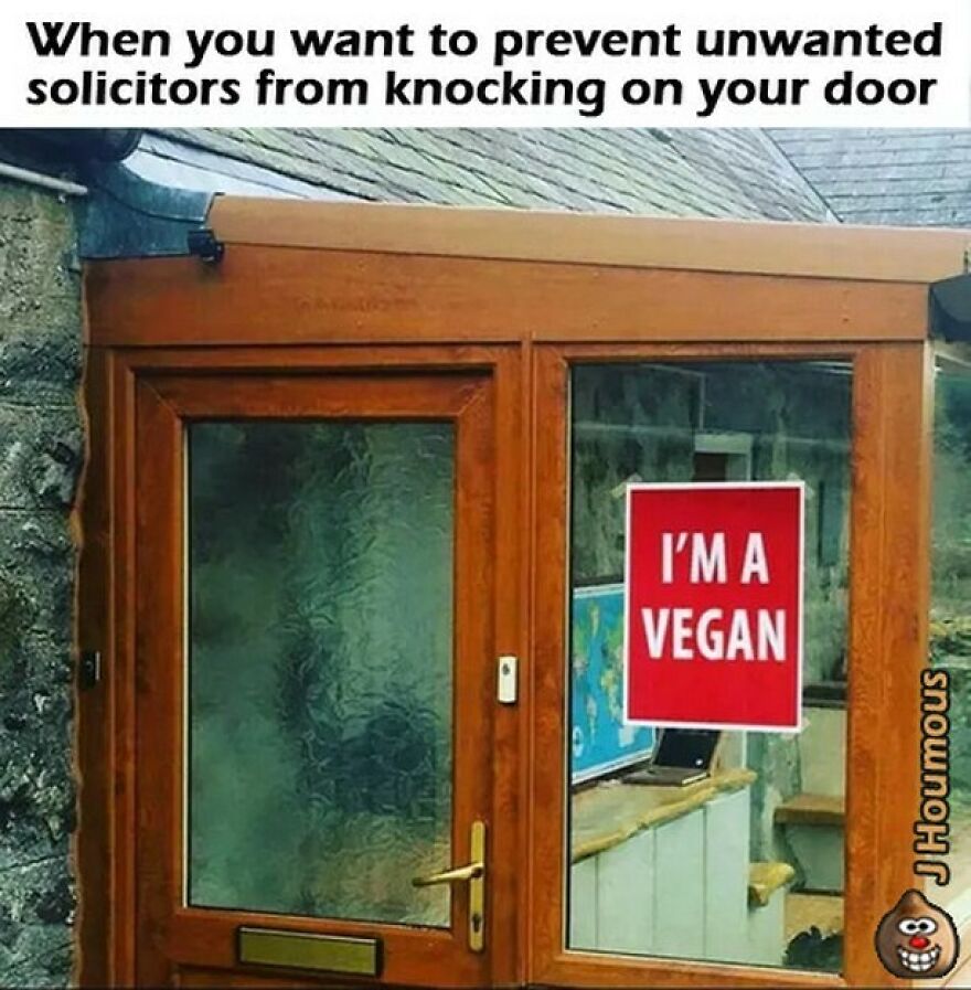 Door with sign saying I'm a vegan to prevent unwanted solicitors