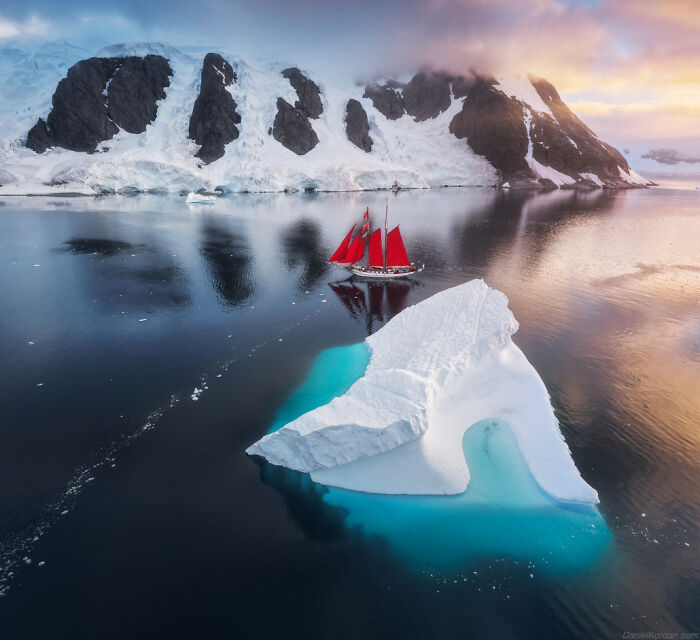 This Photographer Captured 42 Dreamlike Images Of Antarctica’s Beautiful Sunsets, Frozen Peaks, And Endless Plains