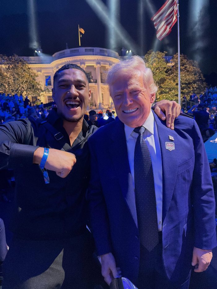 Trump Photo At White House UFC Event Confirms Secret Under President's Suits People Have Suspected For Years Trump Photo At White House UFC Event Confirms Secret Under President's Suits People Have Suspected For Years