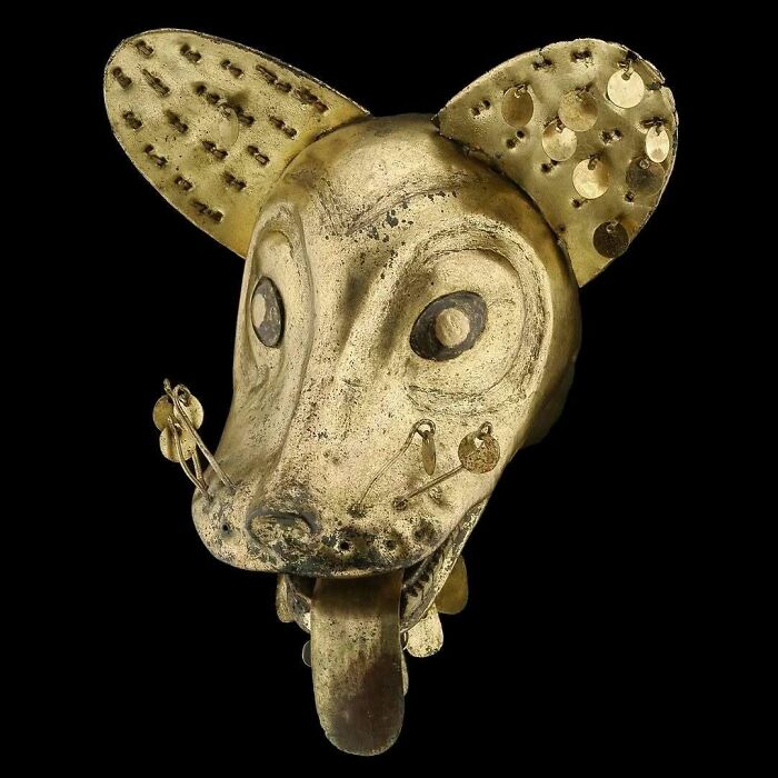 Ancient gold jaguar head artifact historical treasure