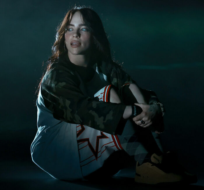 Doctor Steps In After Billie Eilish Gets Accused Of Pretending To Have Neurological Disorder
