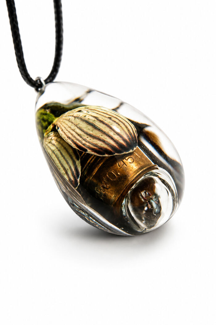This Ukrainian Artist Uses Nature And Personal Artifacts To Transform Pain Into Art (20 Pics)
