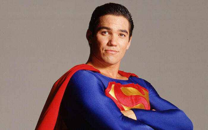 Superman Actor Fuels Vicious Online Attack On New 'Supergirl' Star With "Vile" Reaction To Cruel Meme Superman Actor Fuels Vicious Online Attack On New 'Supergirl' Star With "Vile" Reaction To Cruel Meme