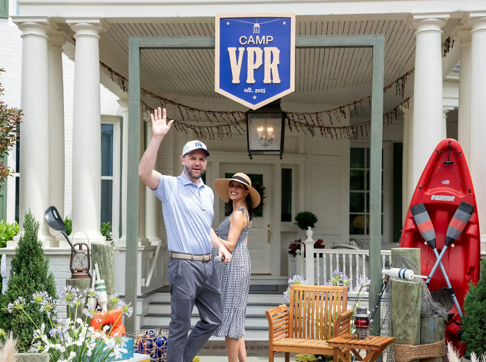 JD Vance's New Look Has People Convinced Trump's Words Have Finally Gotten To Him: "Wasting Away" JD Vance's New Look Has People Convinced Trump's Words Have Finally Gotten To Him: "Wasting Away"