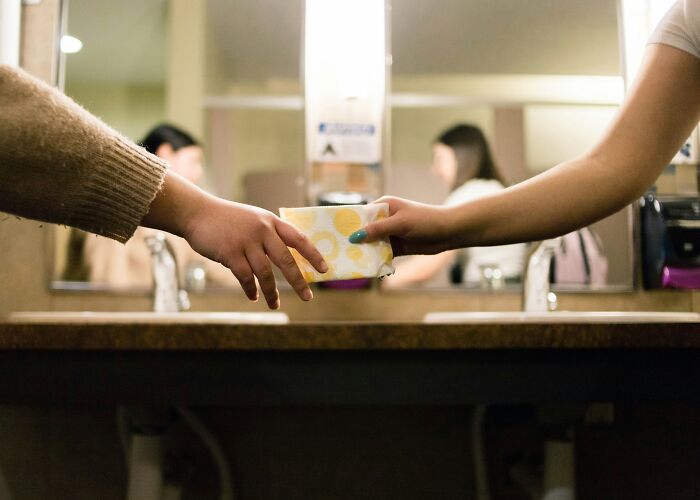 "Unsure About Dinosaurs": 50 People Who Dated Morons Reveal Their Dumbest Beliefs