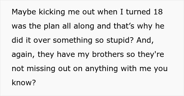 18YO Refuses To Have Dad Walk Her On Senior Night After He Held A Grudge Over One Stupid Argument 18YO Refuses To Have Dad Walk Her On Senior Night After He Held A Grudge Over One Stupid Argument