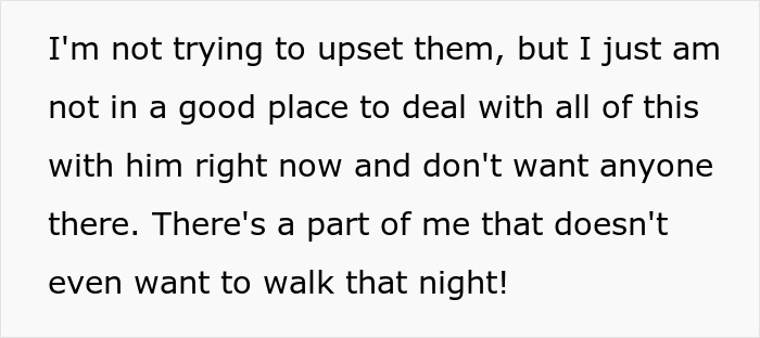 18YO Refuses To Have Dad Walk Her On Senior Night After He Held A Grudge Over One Stupid Argument 18YO Refuses To Have Dad Walk Her On Senior Night After He Held A Grudge Over One Stupid Argument