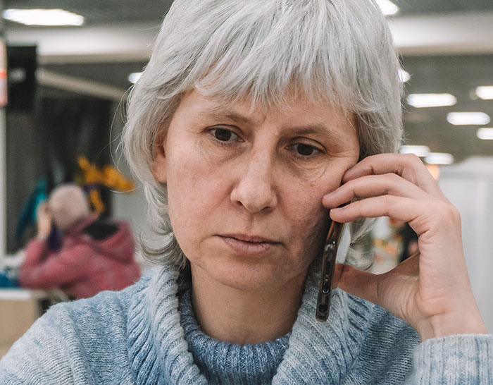 Worried bride reflects on wedding challenges and mistakes during phone call Worried bride reflects on wedding challenges and mistakes during phone call