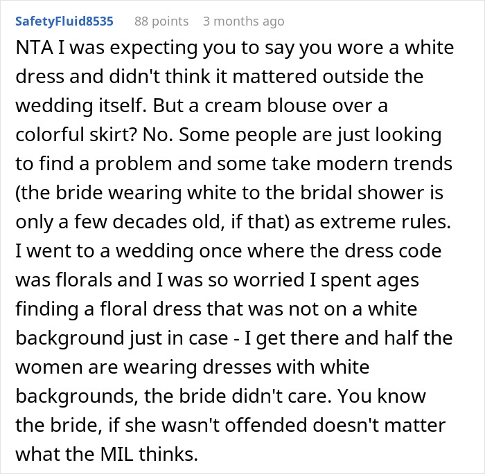 Guest Shamed Over Sleeveless Top And "White" Outfit Gets Unexpected Revenge Guest Shamed Over Sleeveless Top And "White" Outfit Gets Unexpected Revenge