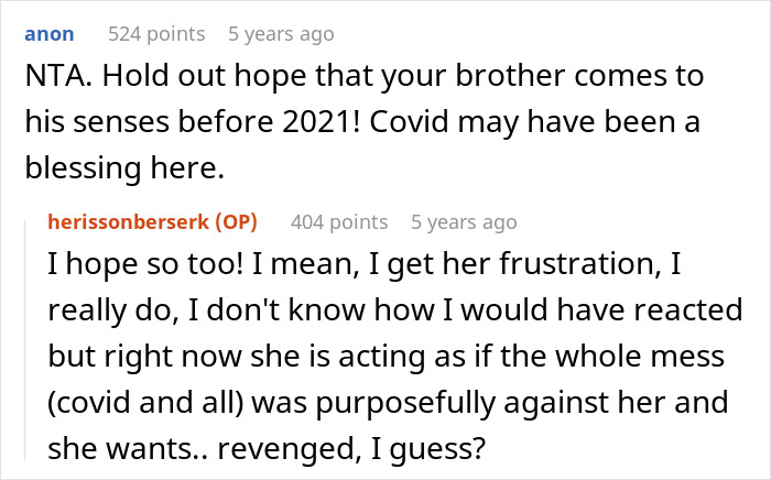 Reddit comment defending woman on wedding dress situation during Covid pandemic