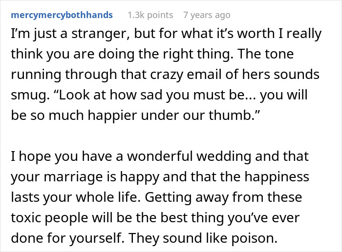 Woman Discovers Her Mom’s Secret Plans For Her Wedding Day, Cuts Off Every Family Member Involved Woman Discovers Her Mom’s Secret Plans For Her Wedding Day, Cuts Off Every Family Member Involved