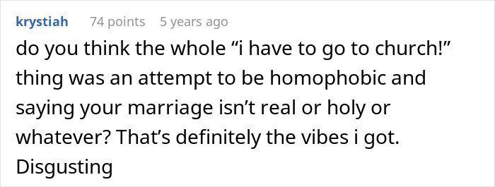 A Reddit comment questioning the bride's mom's church choice over wedding and missing family photos.