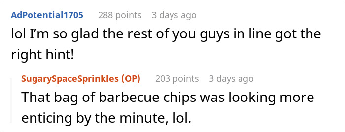 Screenshot of Reddit comments from Walmart shoppers discussing a customer who found money to pay for her groceries. Screenshot of Reddit comments from Walmart shoppers discussing a customer who found money to pay for her groceries.