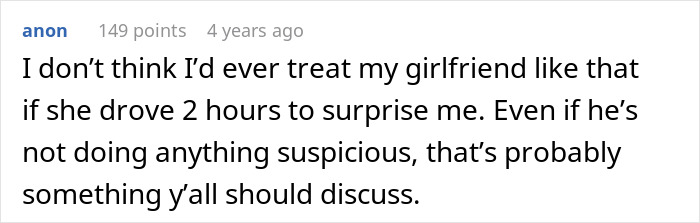Woman Travels For Hours To Surprise Her Long-Distance Boyfriend, It Doesn’t Go As Planned Woman Travels For Hours To Surprise Her Long-Distance Boyfriend, It Doesn’t Go As Planned