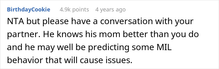 Woman Confused About Fiancé's Reaction To His Mom’s Dress For Their Wedding, He Comes To Explain Woman Confused About Fiancé's Reaction To His Mom’s Dress For Their Wedding, He Comes To Explain