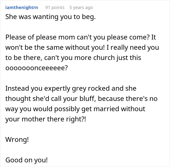 A Reddit comment discussing the bride's mom choosing church over wedding, missing wedding family photos.
