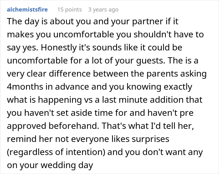 Entitled Mom Wants All Eyes On Her And Her Daughter During Brothers Wedding, Gets Dragged Instead