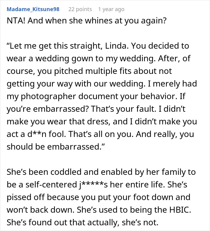 A long comment detailing the bride's reaction to her MIL wearing white at the son's wedding.