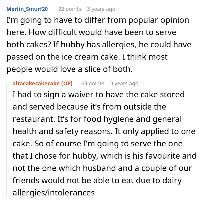 Reddit comment about serving two cakes despite allergies at a birthday party