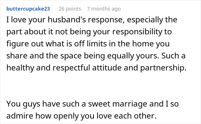 A Reddit comment from buttercupcake23 praising a husband's response to living a double life.
