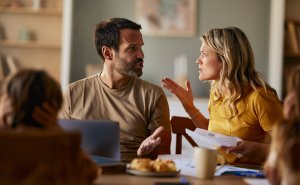 Family Conflict Resolution: 5 Steps to De-escalate Tension at Home