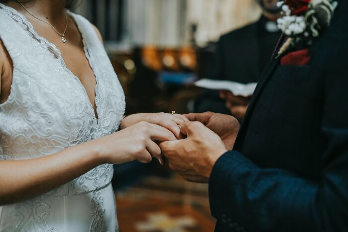 77 Wedding Guest Horror Stories That Left Couples Speechless