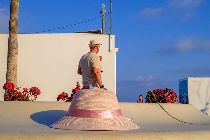 80 Street Photos By Dan Morris That Capture Cities From Perspectives Most People Miss