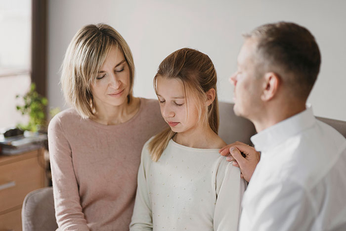 Guy Sides With Toxic Wife Who Bullies His Kids, Ends Up Hurting 14YO, Who Blocks Him For Good