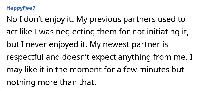 Text from HappyFee7 about bedroom confession, media personality confessing about it.