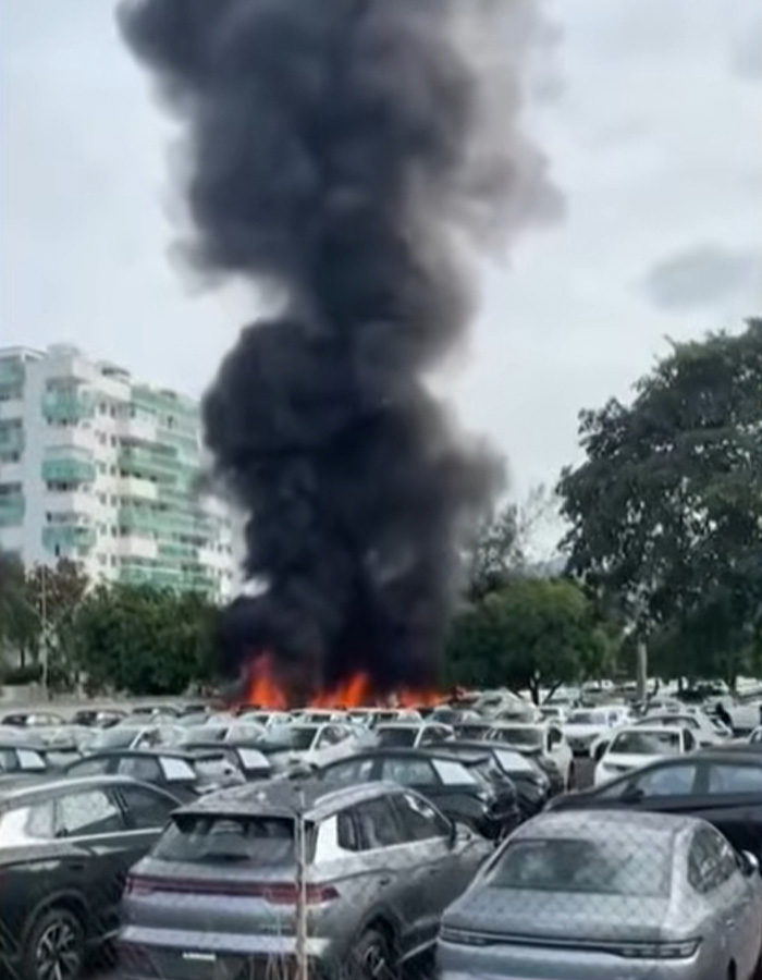 Fans Grieve After Singer And YouTuber Lose Their Lives In Horrific Accident Fans Grieve After Singer And YouTuber Lose Their Lives In Horrific Accident