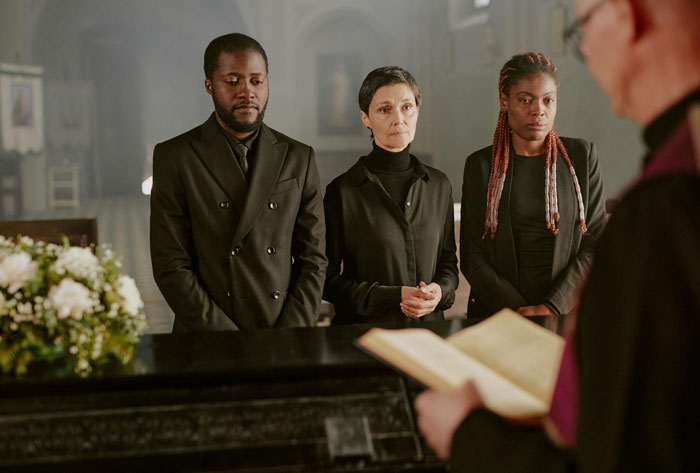 People mourning at memorial service interrupted by woman wanting wedding decorations People mourning at memorial service interrupted by woman wanting wedding decorations