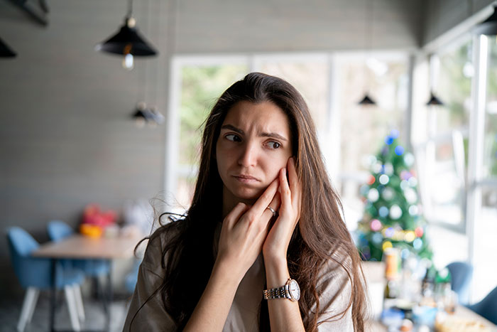 Momma's Boy Calls Off Wedding, Leaves Fiancée Emotionally Exhausted By Trying To Work Things Out Momma's Boy Calls Off Wedding, Leaves Fiancée Emotionally Exhausted By Trying To Work Things Out
