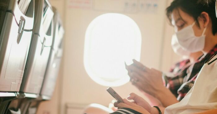 20 Things Plane Passengers Do That They Think Are Safe But They’re Not