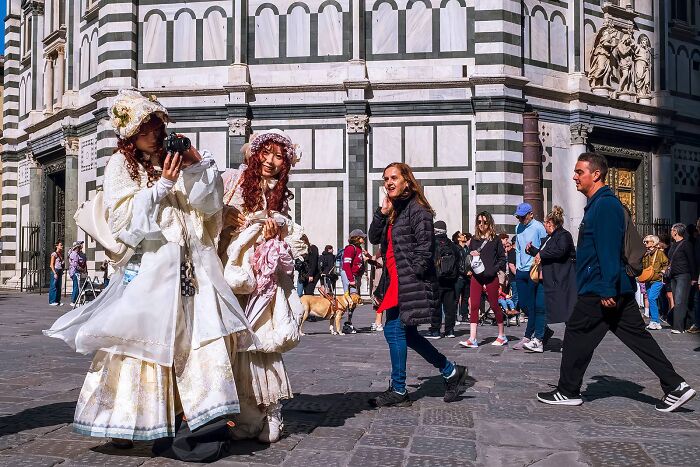 80 Street Photos By Dan Morris That Capture Cities From Perspectives Most People Miss