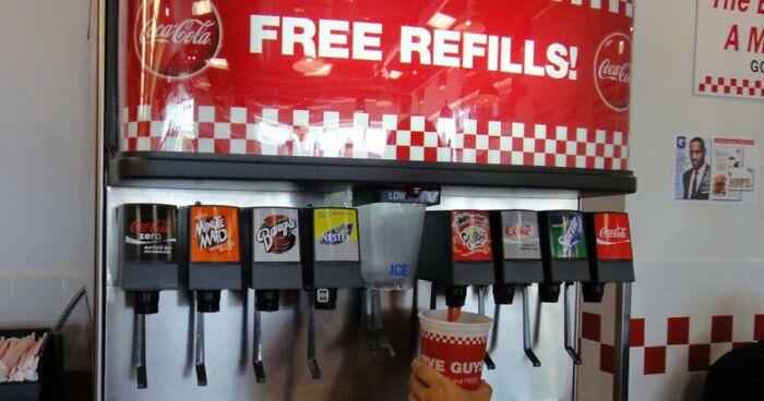 “American Flags. Everywhere”: 79 Things In The US That Left Tourists Baffled