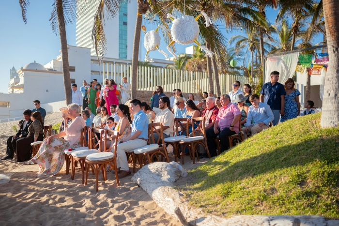 Wedding Guests Complained About A Free 5-Star Hotel Stay, Are Upset By Bride&rsquo;s Solution