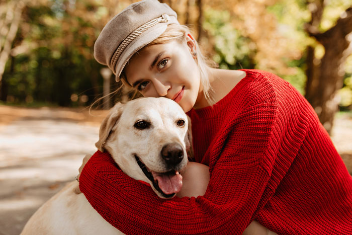 30YO Uses Woman’s Rescue Dog To Meet Men, Owner Uncomfortable Watching Pup Turn Into Dating Prop 30YO Uses Woman’s Rescue Dog To Meet Men, Owner Uncomfortable Watching Pup Turn Into Dating Prop