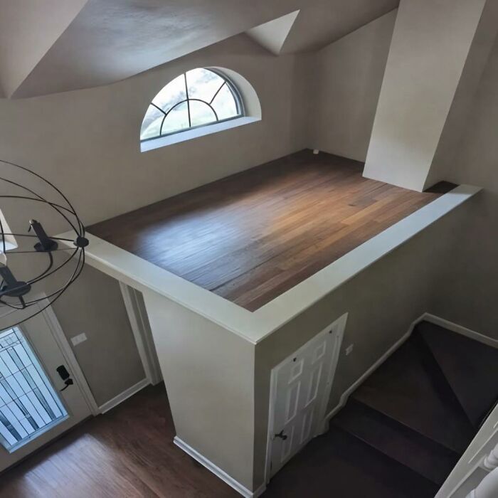 Floor space design fail with unused raised platform and window