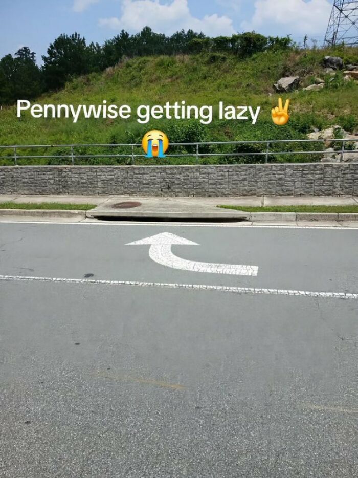 A humorous image showing a sewer drain with text saying Pennywise getting lazy, representing a savage comment.