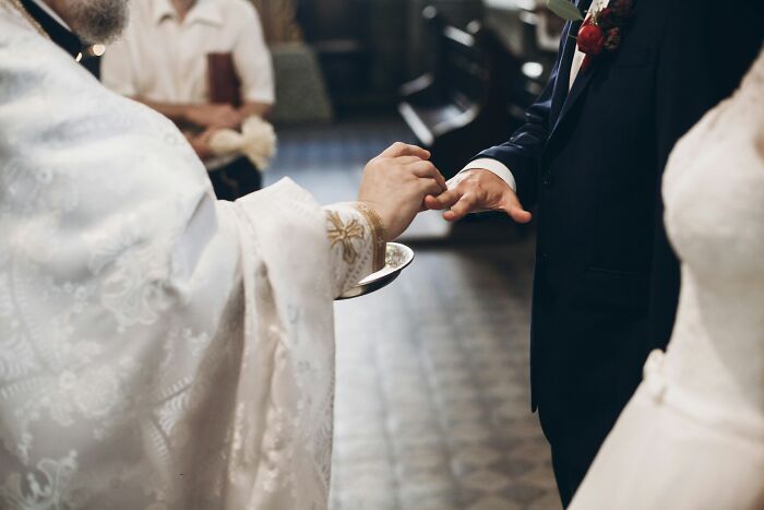 77 Wedding Guest Horror Stories That Left Couples Speechless