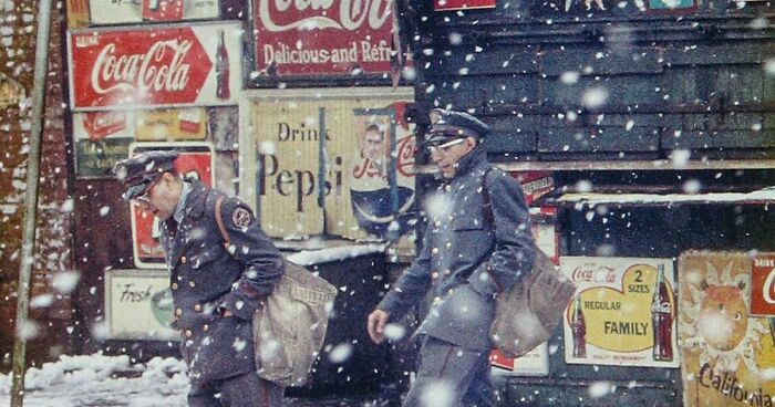 63 Real And Charming Photos That Captured Special And Mundane Moments Of The Past Decades