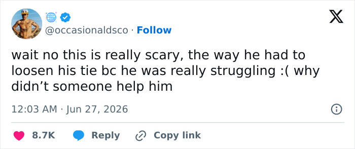 Screenshot of a tweet discussing Harry Styles struggling and loosening his tie after choking.