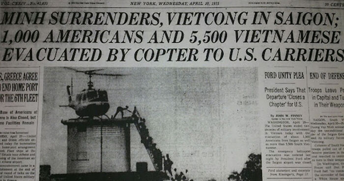 “Men Walk On Moon”: 57 Historical Newspaper Headlines And Photos That Ended Up On The Front Pages