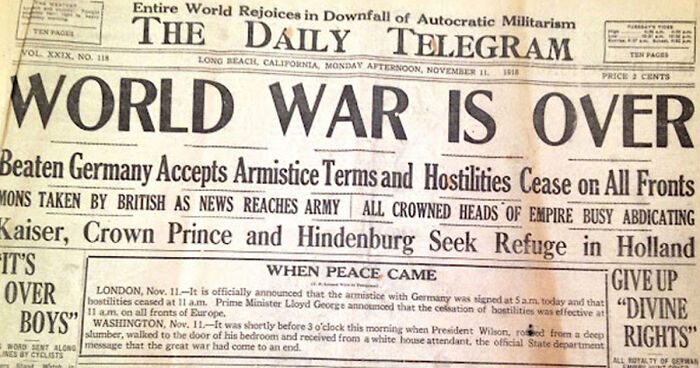 “Men Walk On Moon”: 57 Historical Newspaper Headlines And Photos That Ended Up On The Front Pages